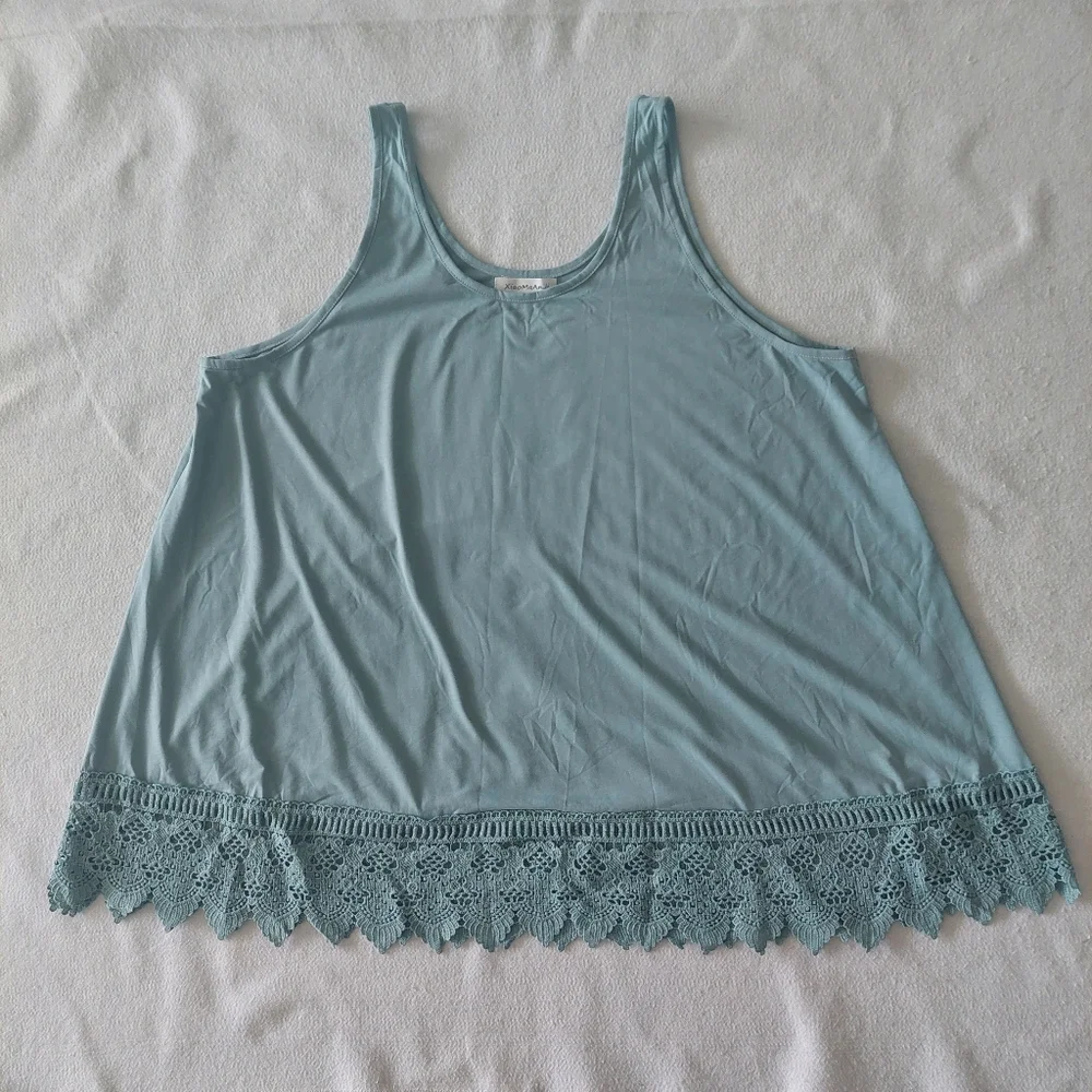 XiaoMaAnJi Sleeveless Lace Hem Top - NWOT